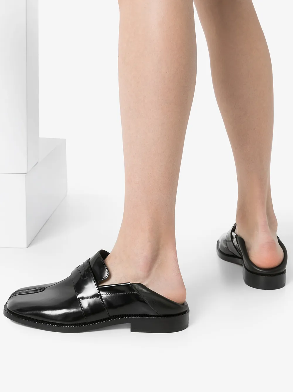 Women Maison Margiela Tabi Leather Loafers - Image 2